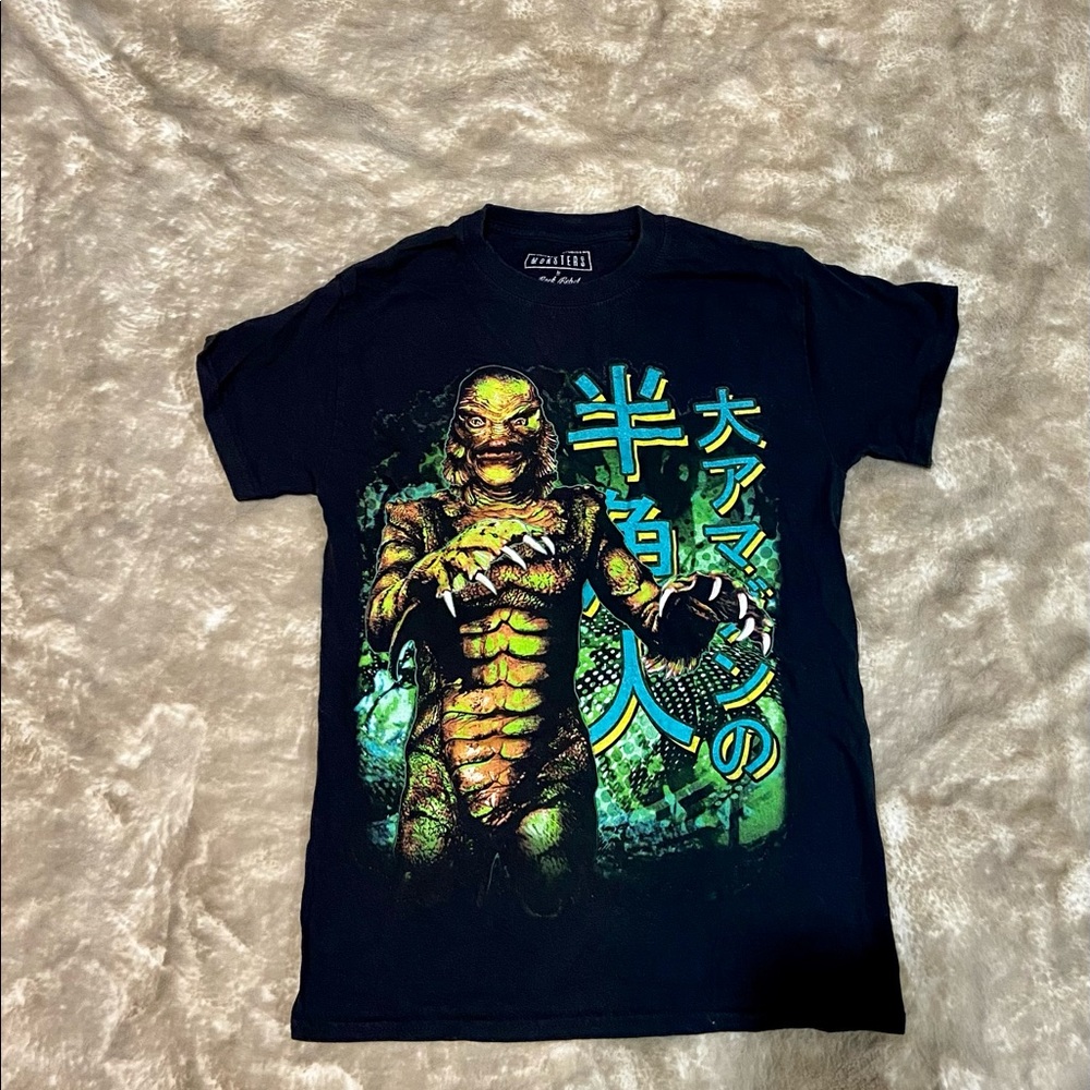 Mens Small (Boys XL) Graphic Shirt from Universal Studios /Manga style